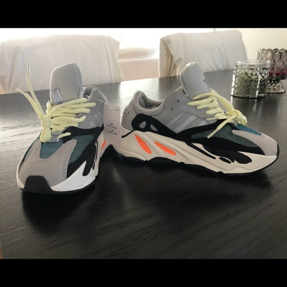 yeezy 700 wave runner kids